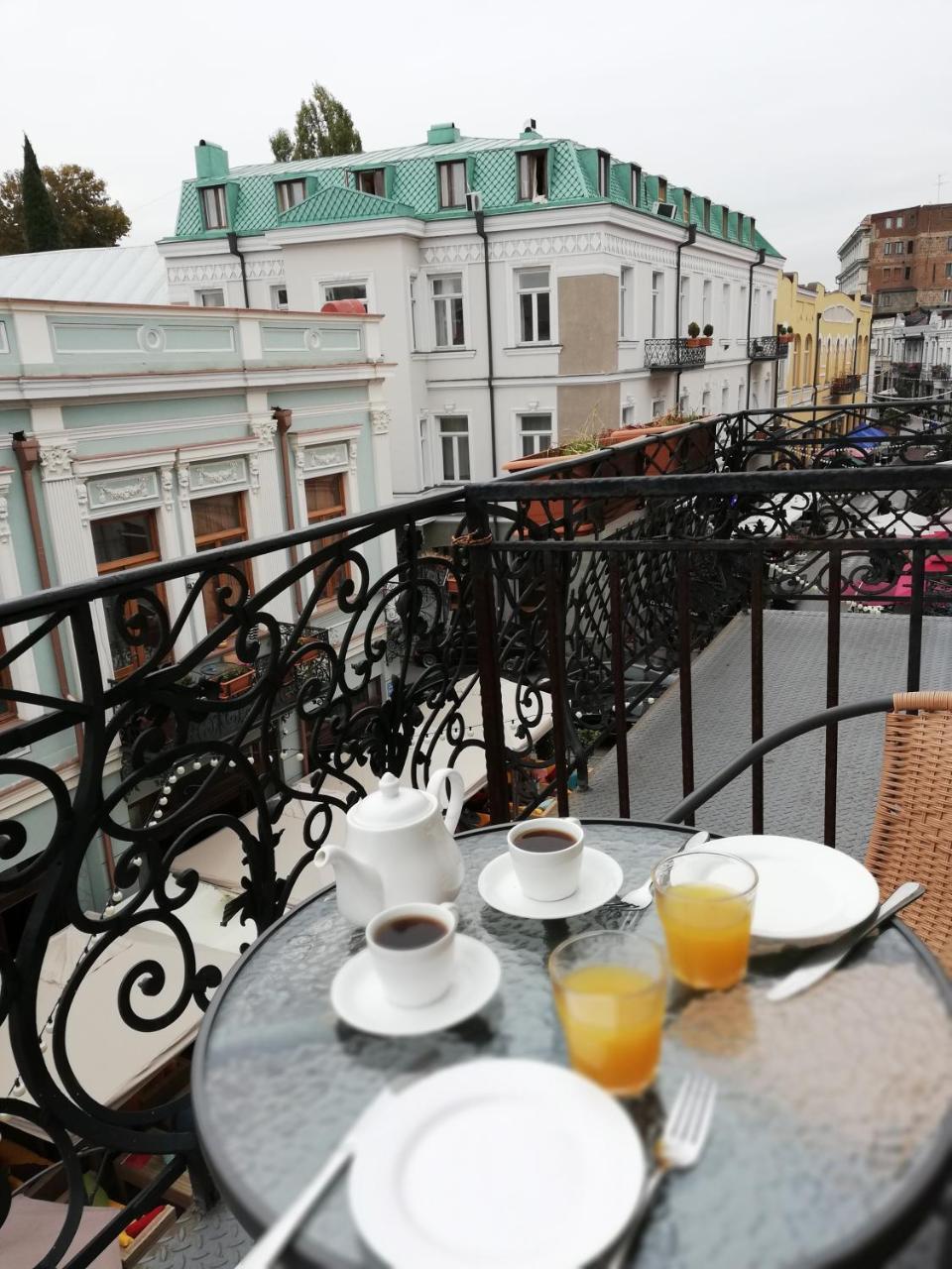 Apartament On Aghmashenebeli 26 ティビリシ エクステリア 写真